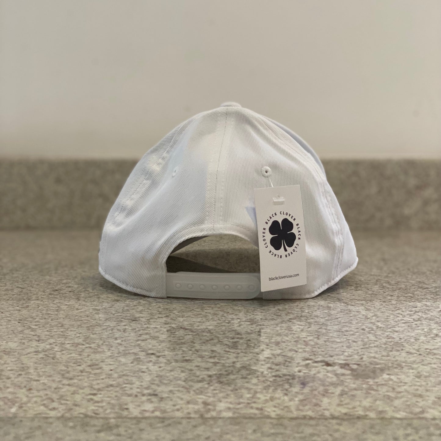 Gorra Black Clover Boxed In Luck 6 Blanco Ajustable