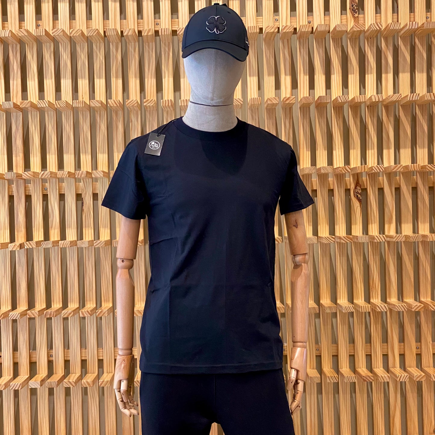 Playera Rutz Negro