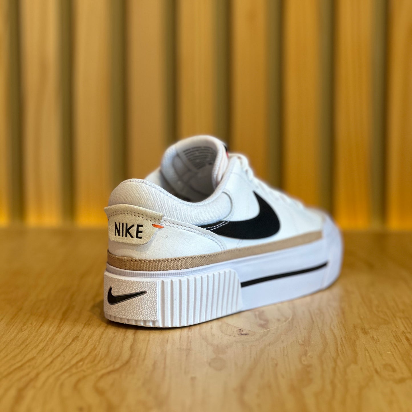 Tenis Nike Court Legacy Lift DM7590 100 Blanco Negro Café