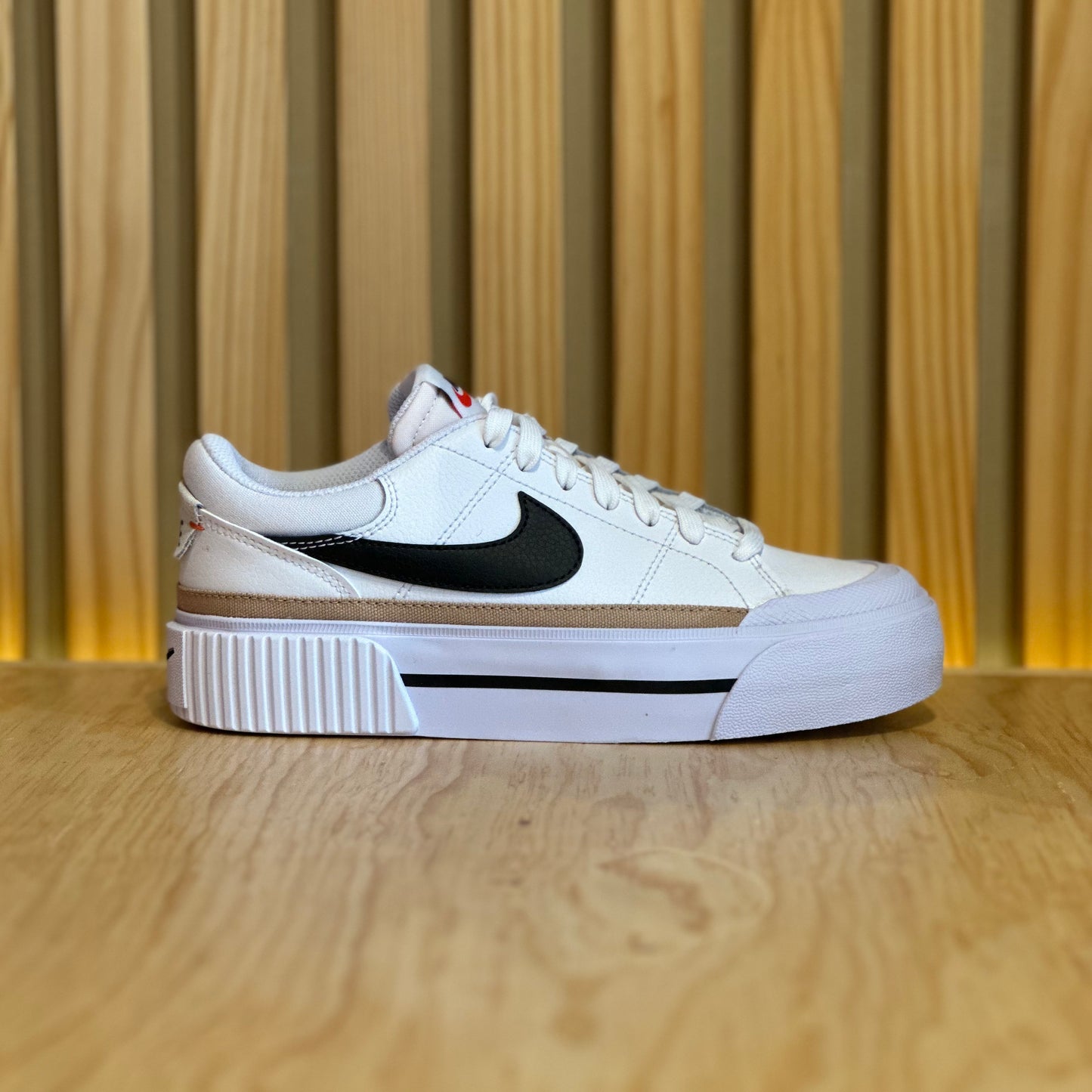 Tenis Nike Court Legacy Lift DM7590 100 Blanco Negro Café