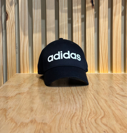 Gorra Adidas Daily cap Ht6356 Negro blanco Ajustable