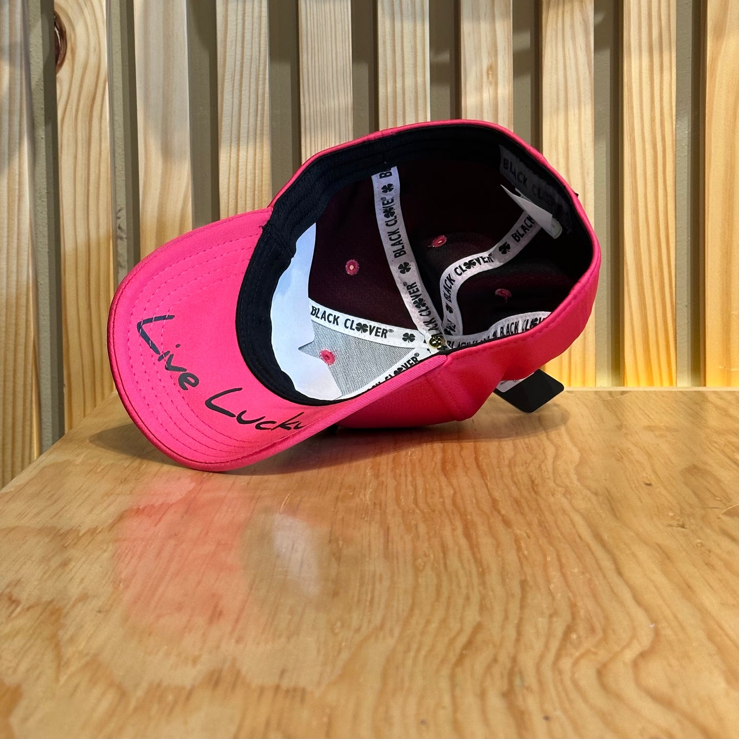 Gorra Black Clover Premium 145 Rosa