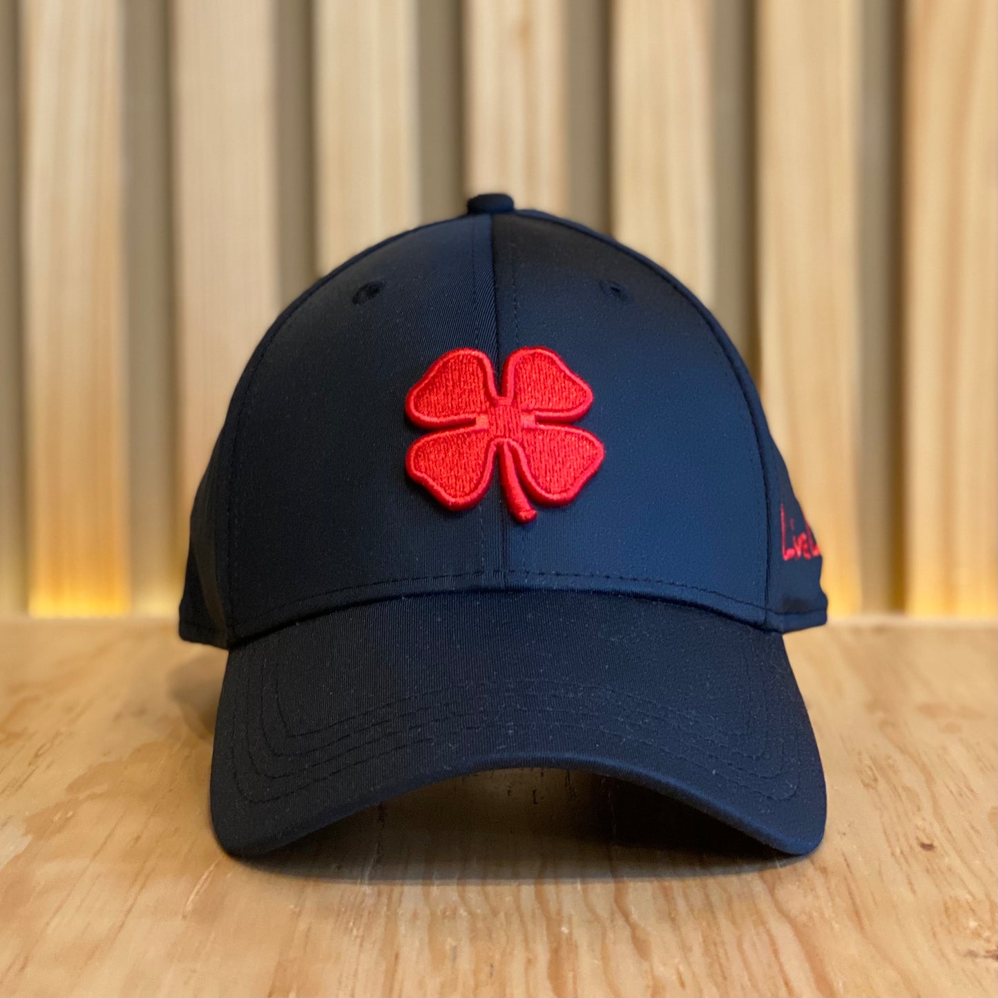 Gorra Black Clover Premium Clover 24 Negro Rojo Ajustable Unitalla