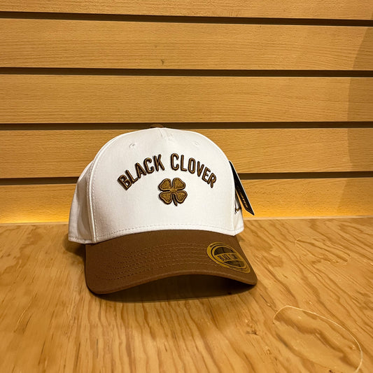 Gorra Black Clover Timeles 6 Blanco Café Ajustable