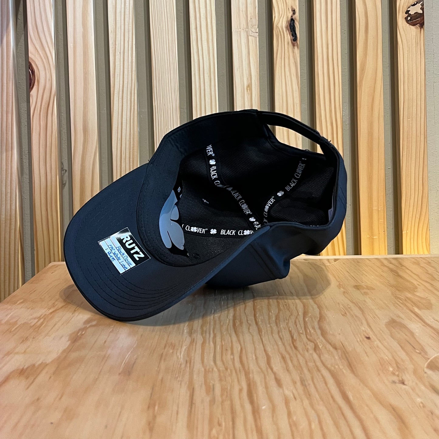 Gorra Black Clover White Label CMC Negro Ajustable