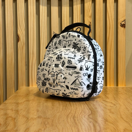 Mochila Black Clover Mini Caddie Hat Vacation Nation Blanco Negro 2Pcs