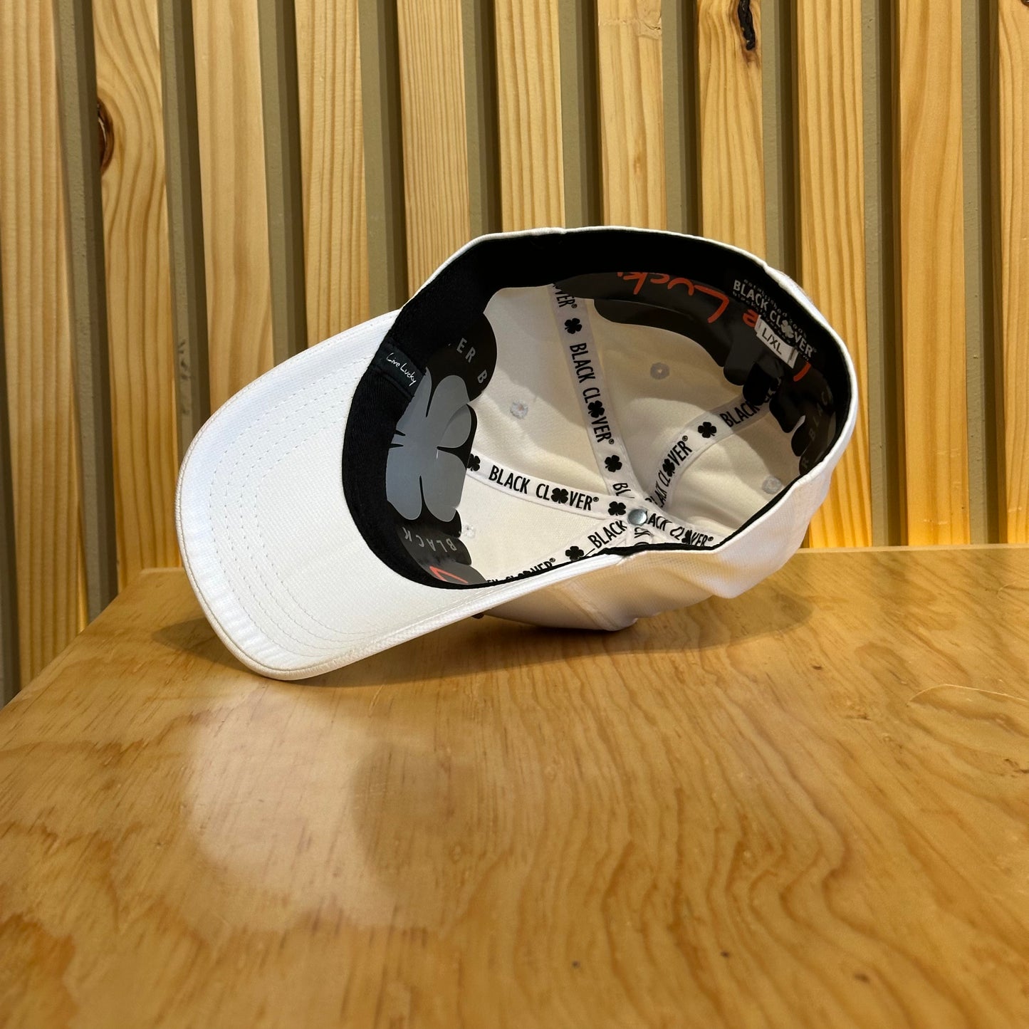 Gorra Black Clover Spring Luck Nugget Blanco Oro