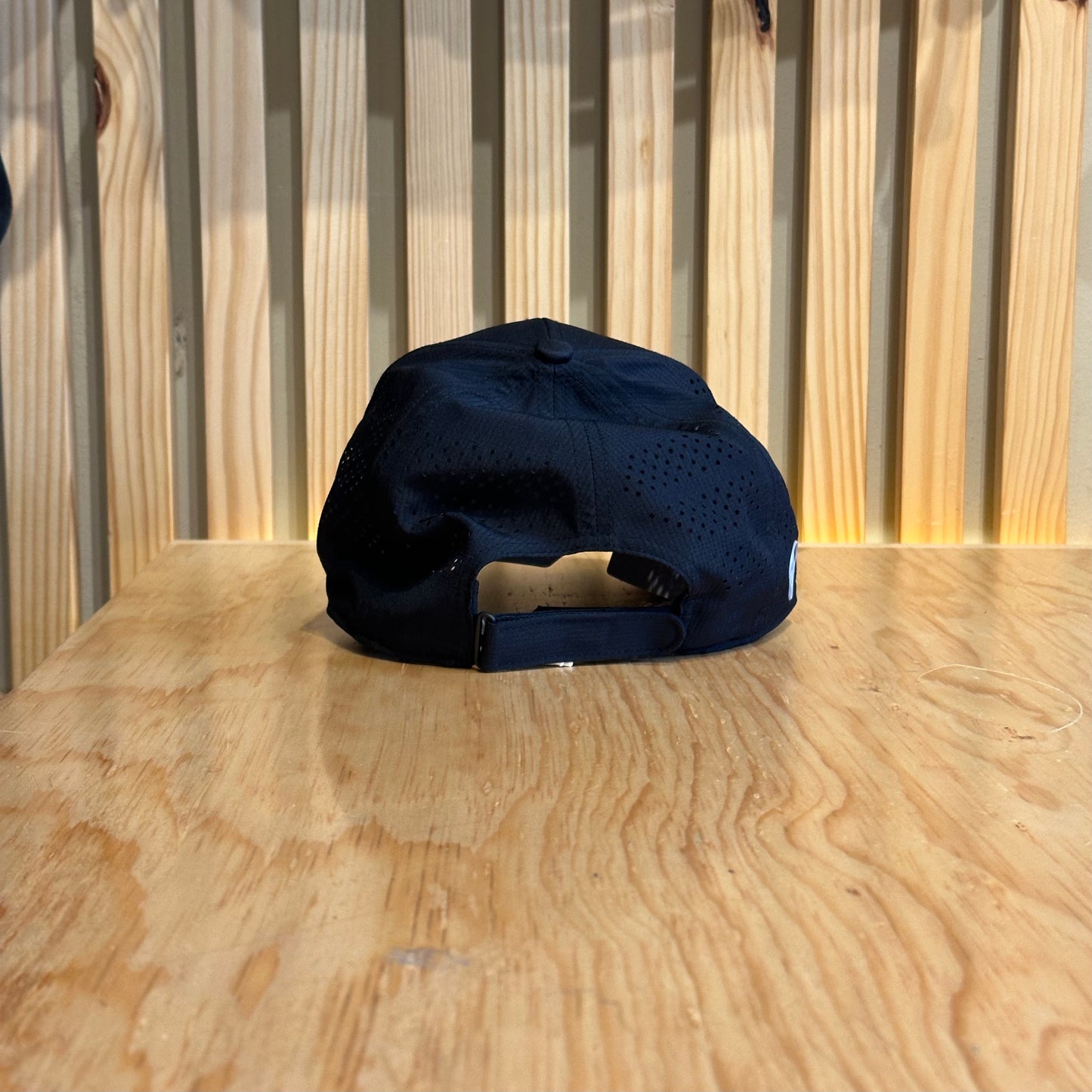 Gorra Adidas Mercedes Mer cm trk cap Jx1419 Negro Gris Ajustable Unitalla