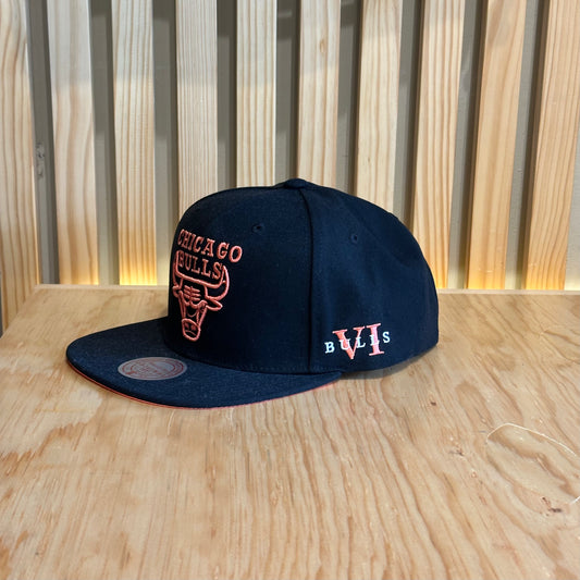 Gorra Michell and Ness Snapback bulls Sh22182 negro Naranja Ajustable