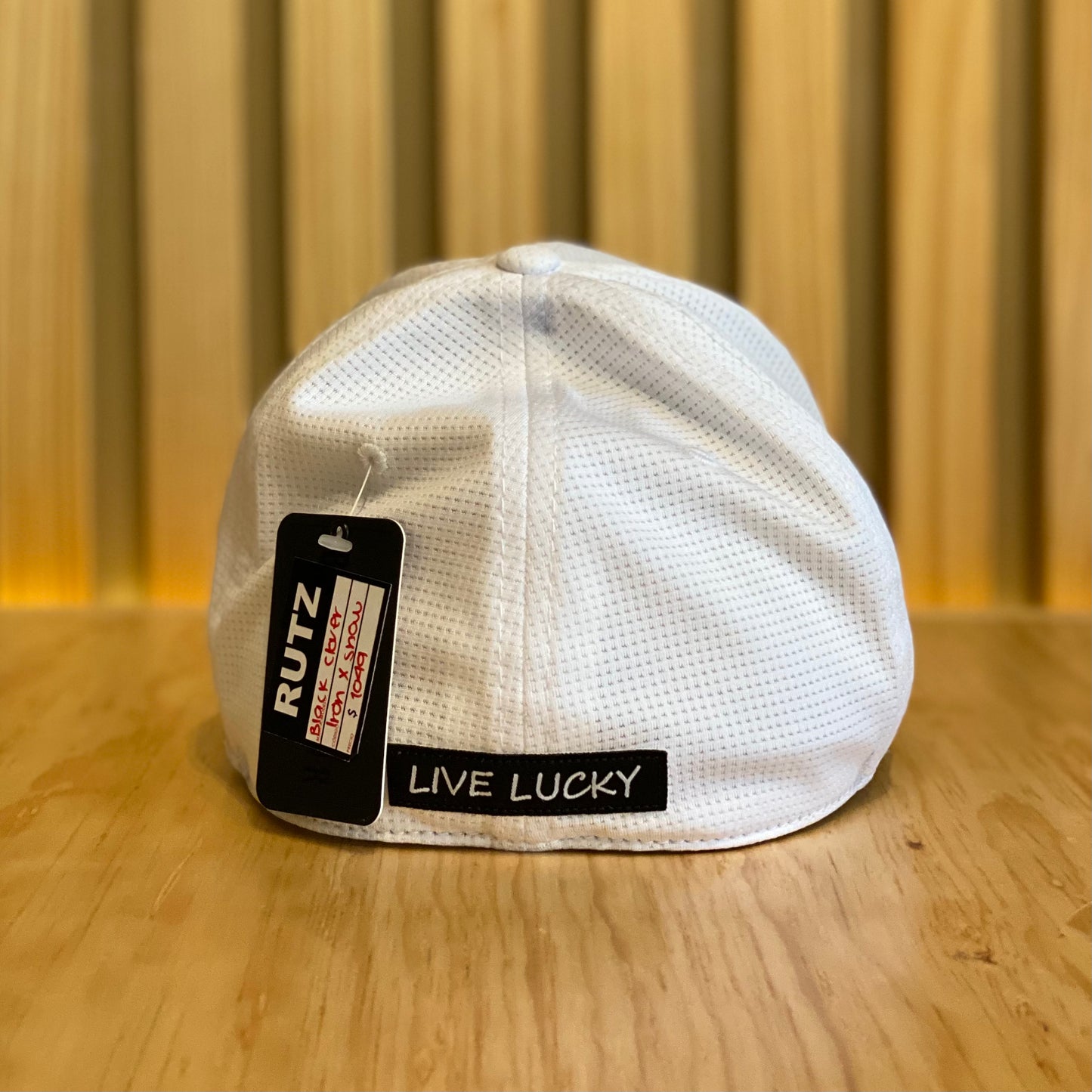 Gorra Black Clover Bc Iron X Snow Blanco Negro