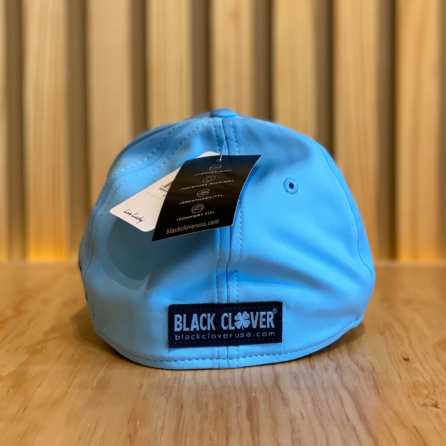 Gorra Black Clover Premium Clover 102 Azul con Marino