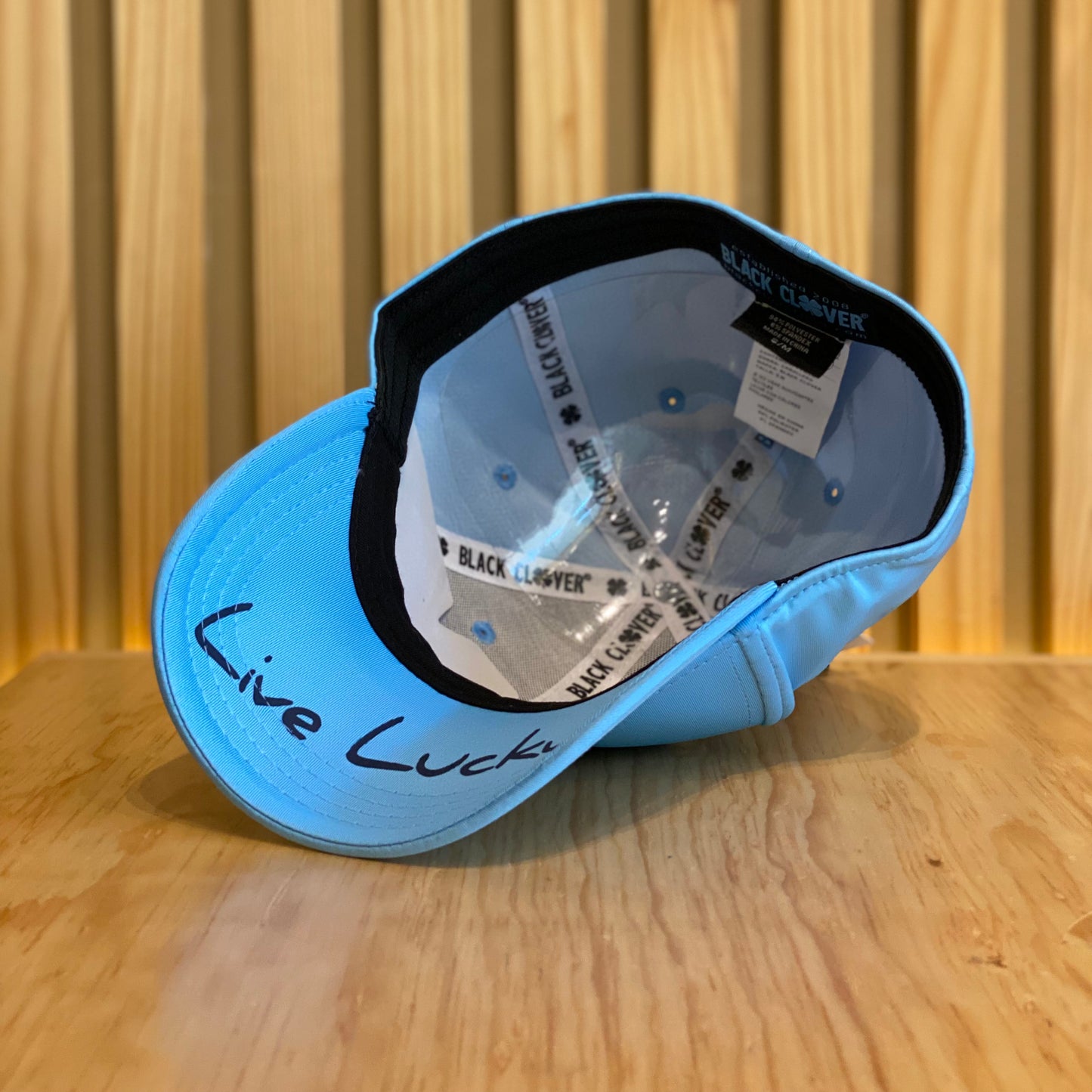 Gorra Black Clover Premium Clover 102 Azul con Marino
