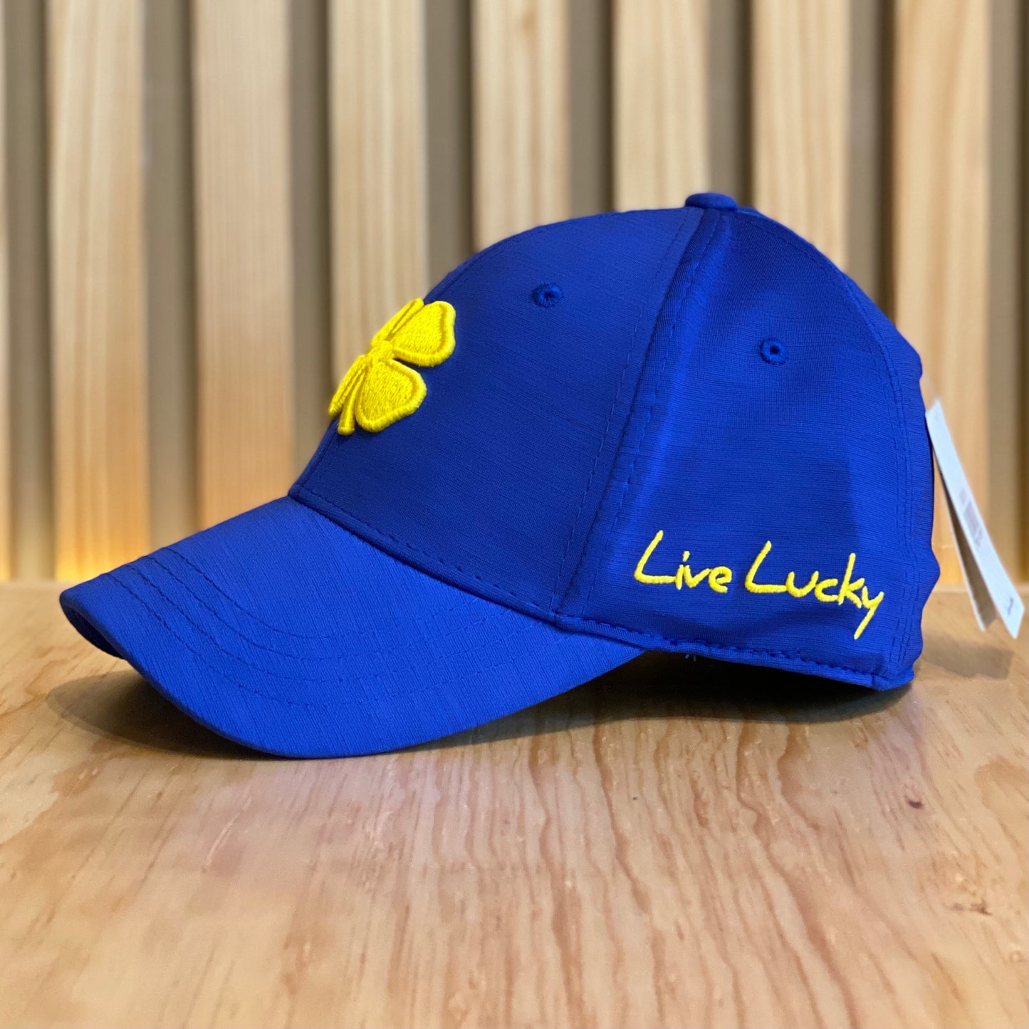 Gorra Black Clover Bravo 6 Azul Amarillo