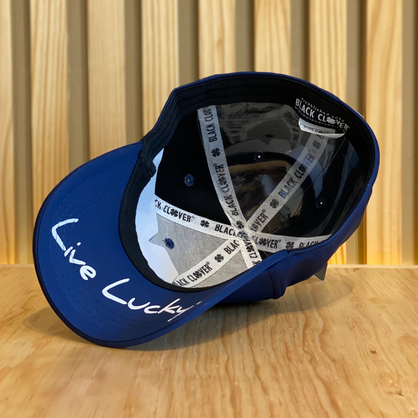 Gorra Black Clover Bc Premium 126 Marino Blanco