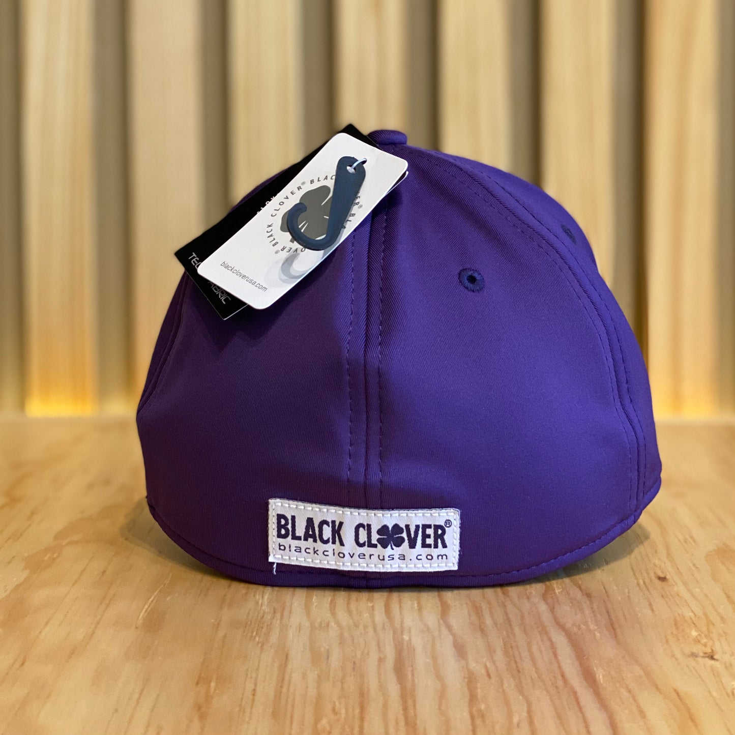 Gorra Black Clover Premium Clover 107 Morado Blanco