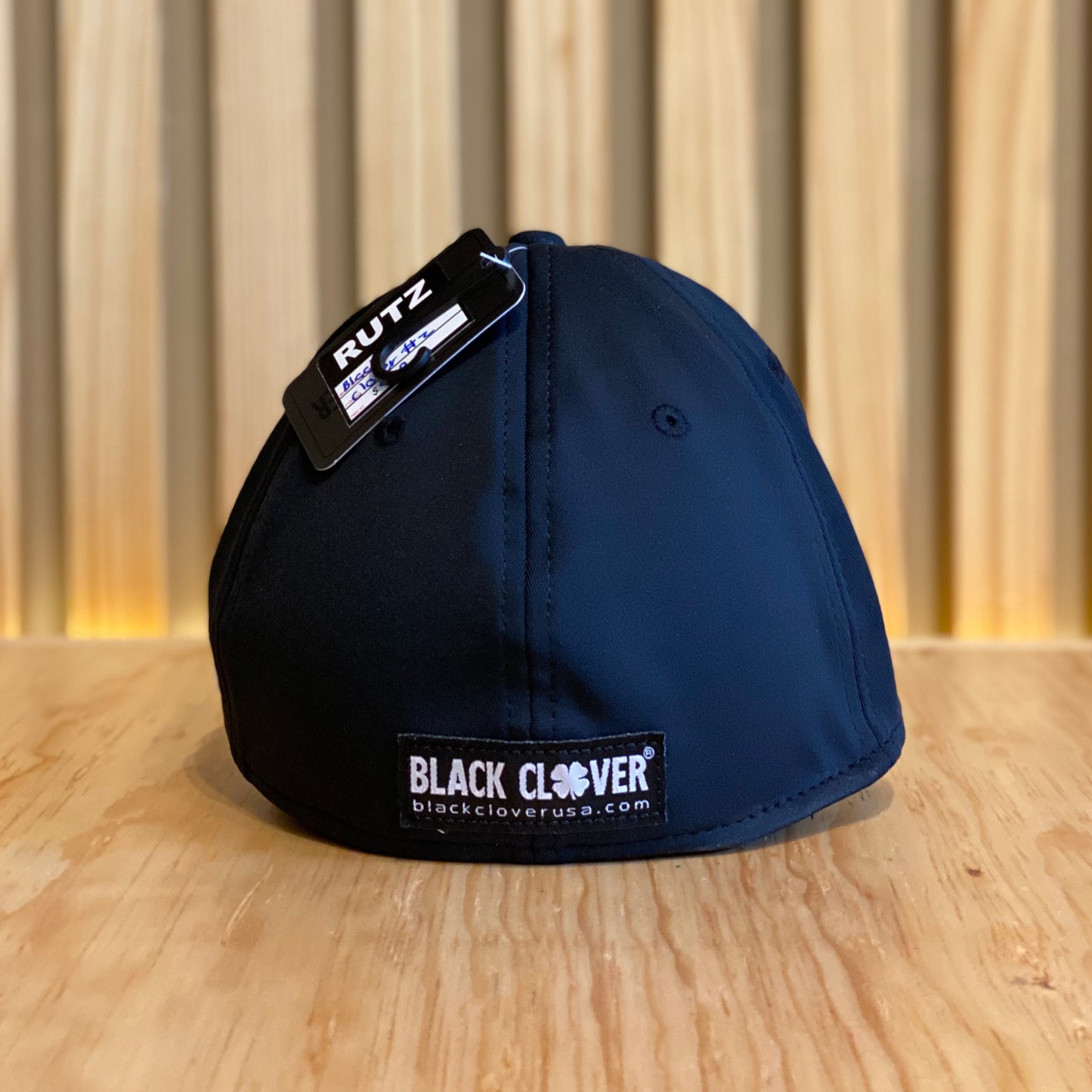 Gorra Black Clover Premium 2 Negro Blanco