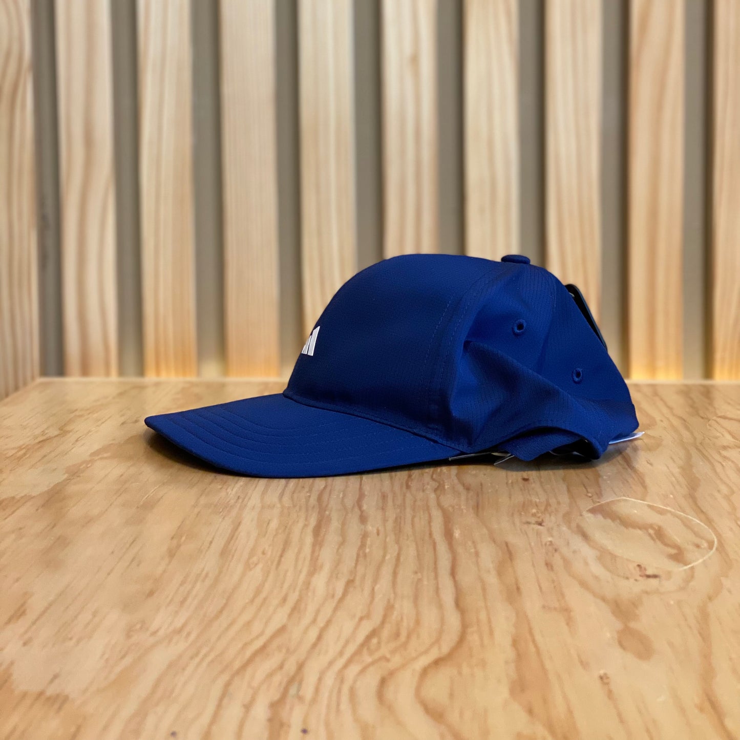 Gorra Adidas Essent Cap A.R. IC6514 Azul Blanco Ajustable