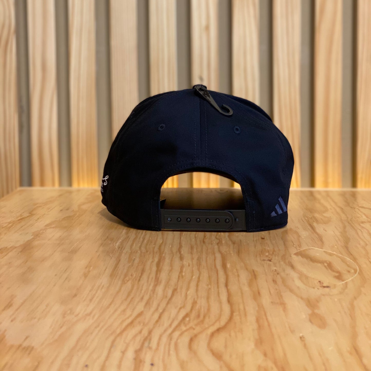 Gorra Adidas SnapBack Varsity JE5659 Negro Ajustable