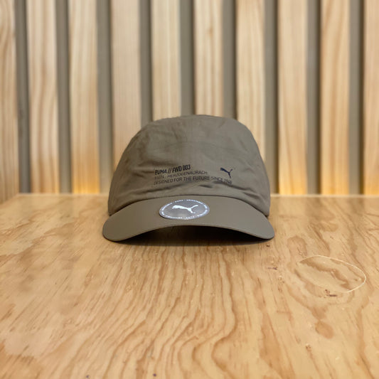 Gorra Puma FWD 5 Panel Cap 025170 02 Café Ajustable Correr