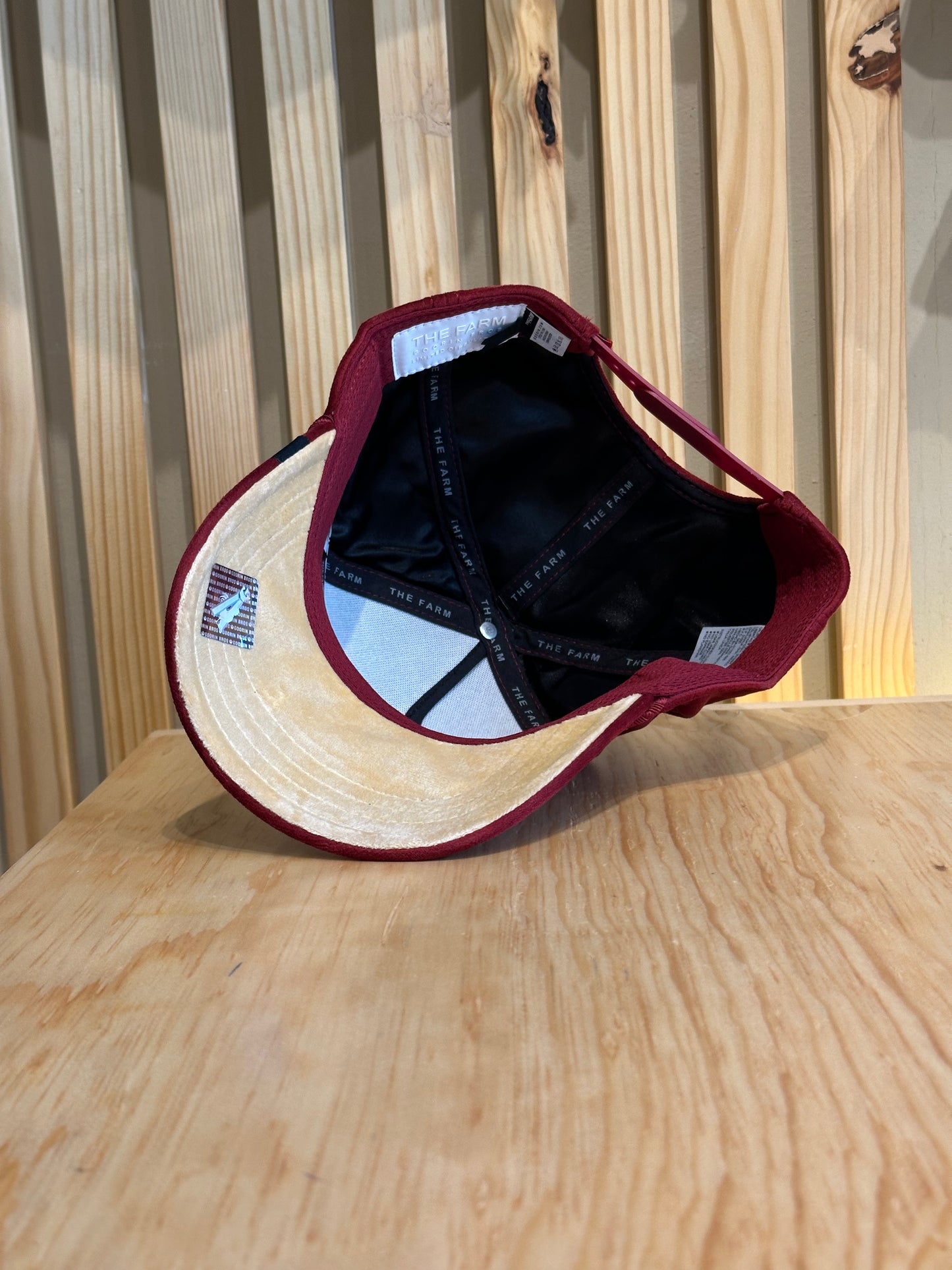 Gorra Goorin Bros Dragon Royalty Vino Gamuza Suede Unitalla