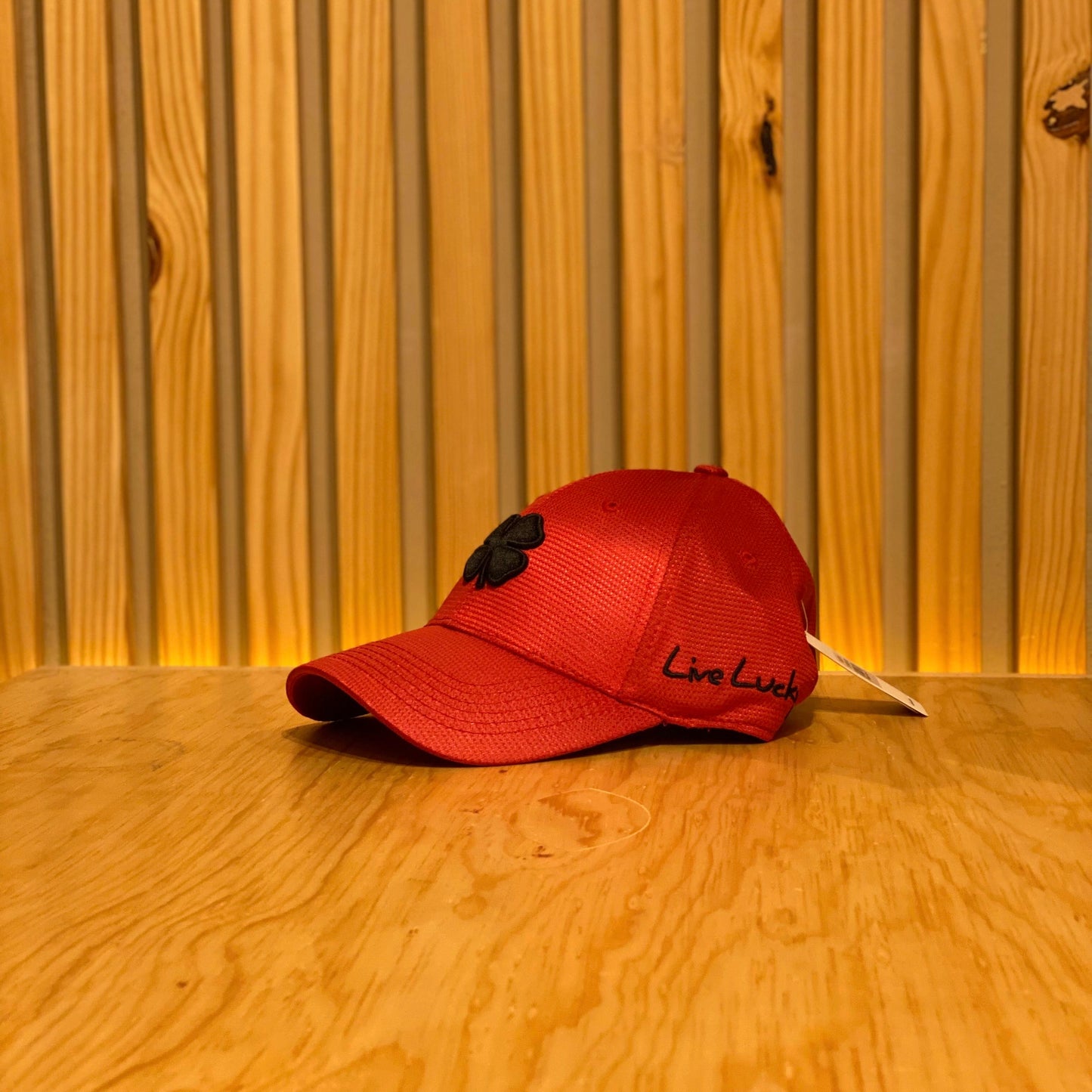 Gorra Black Clover PrO Luck Lava Rojo Negro