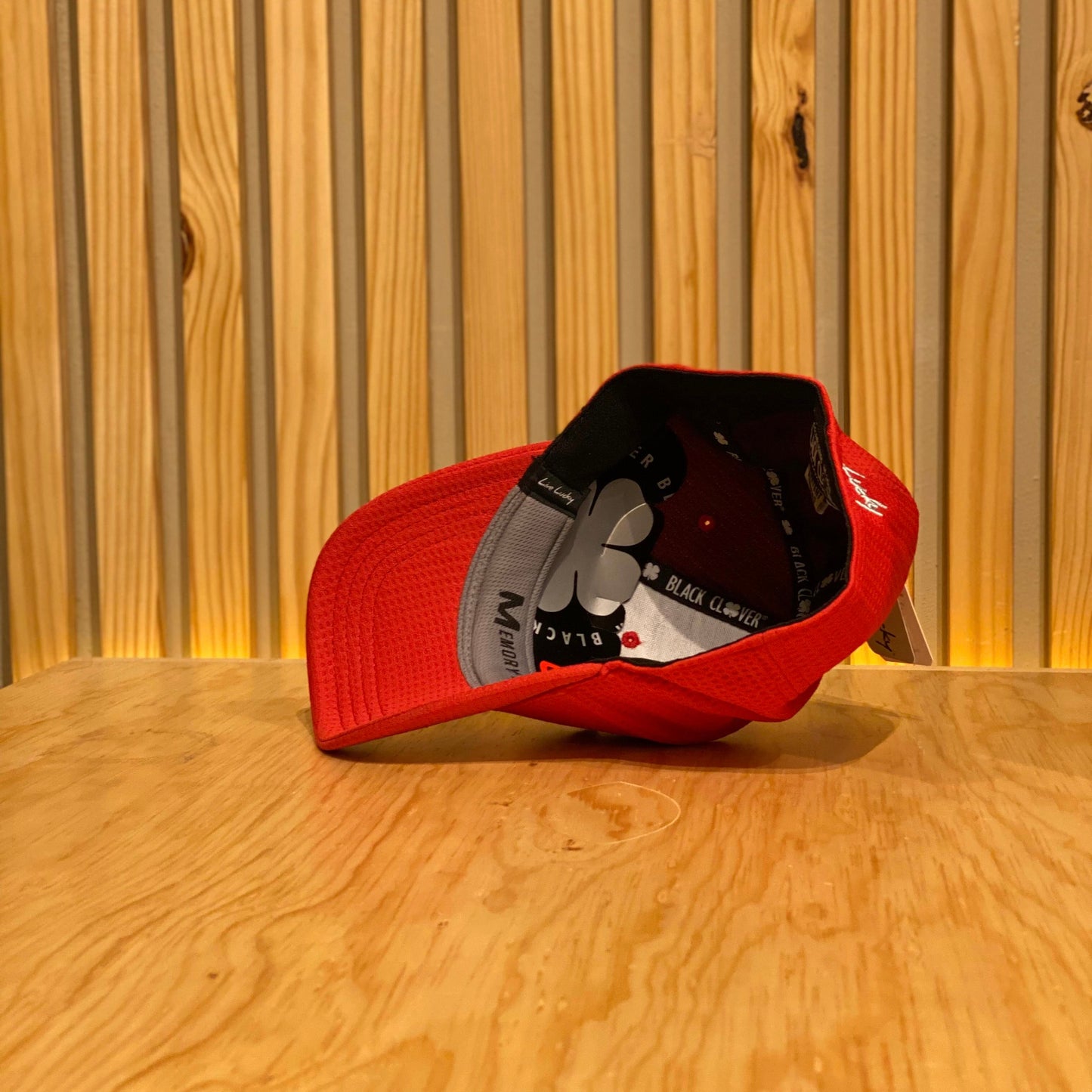 Gorra Black Clover Flex Waffle 13 Rojo Plata
