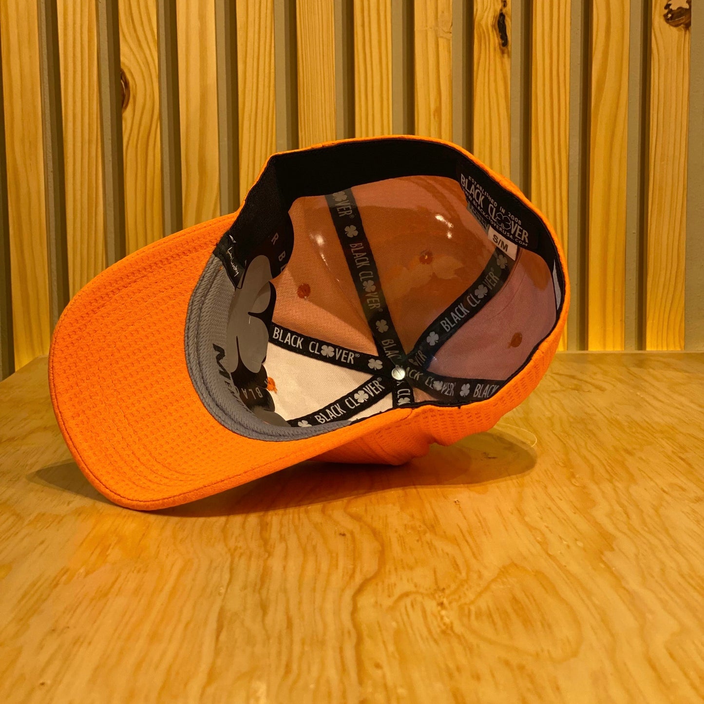 Gorra Black Clover Bc Flex Waffle 14 Naranja Negro