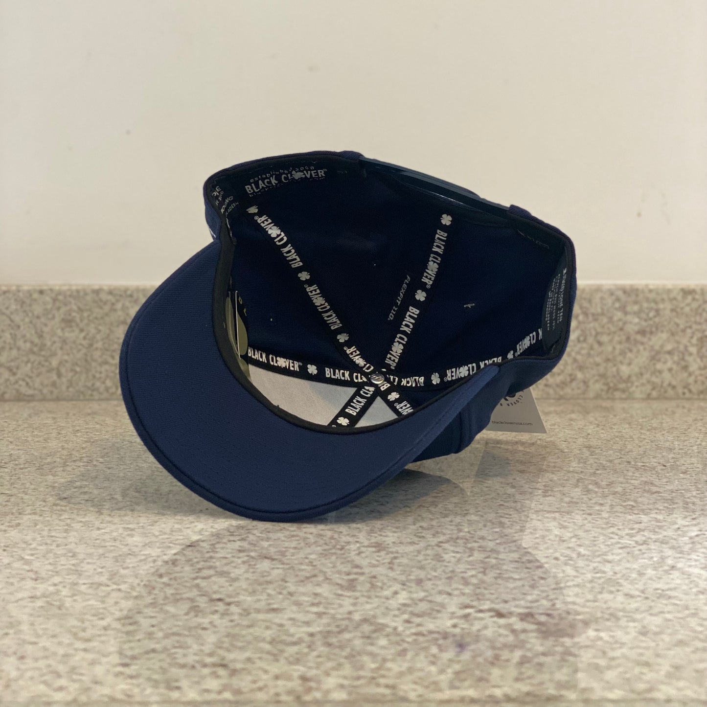 Gorra Black Clover Boxed In Luck 4 Marino Ajustable