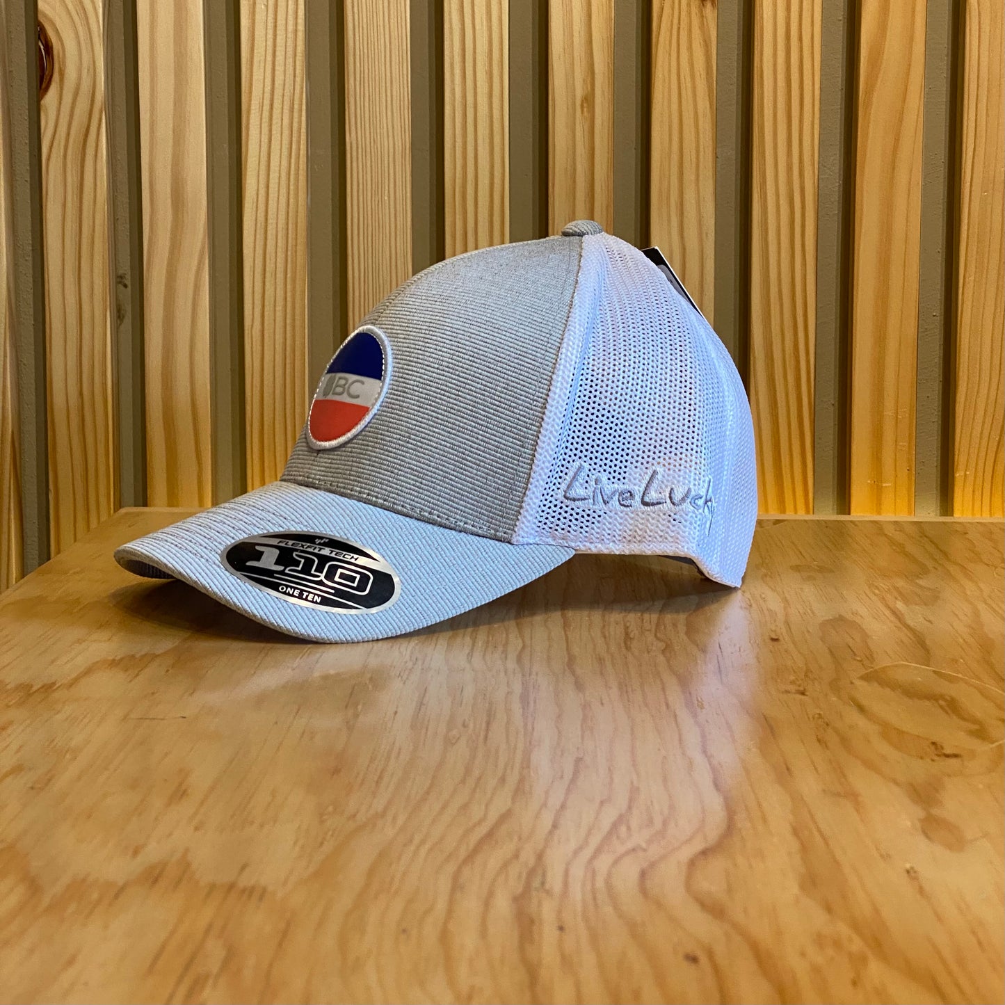 Gorra Black Clover Pandora Gris Blanco Ajustable