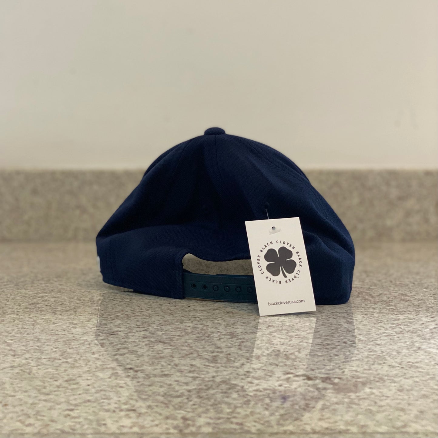 Gorra Black Clover Boxed In Luck 4 Marino Ajustable