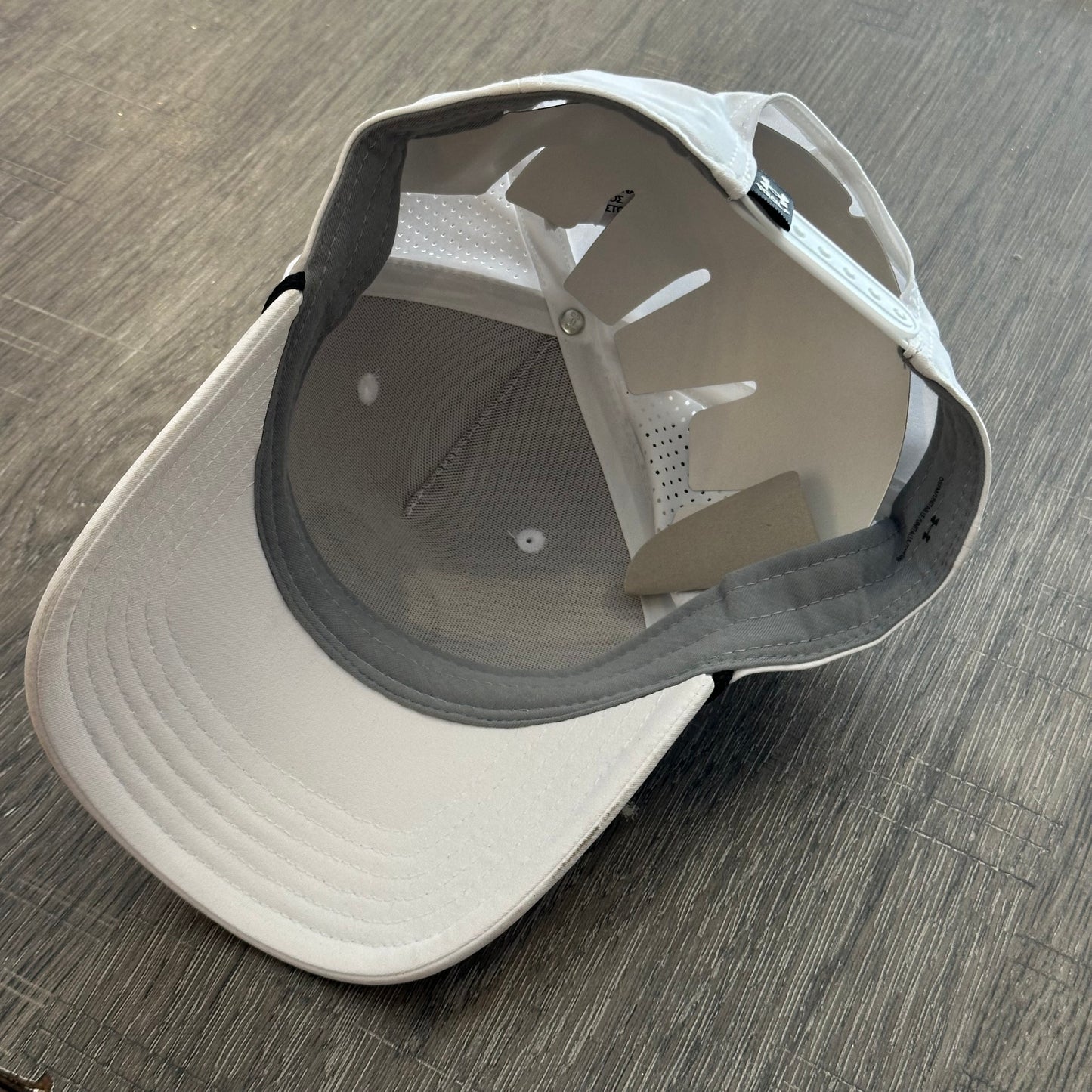 Gorra Under Armour Golf Driver SnapBack 4017762001 Unitalla Ajustable Blanco