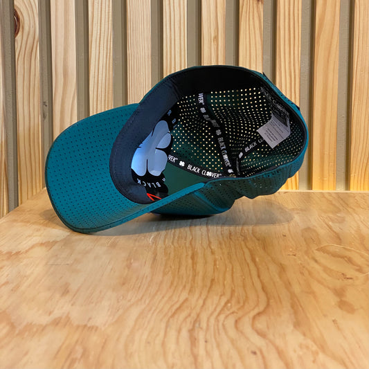 Gorra Black Clover Perf 10 Verde Blanco