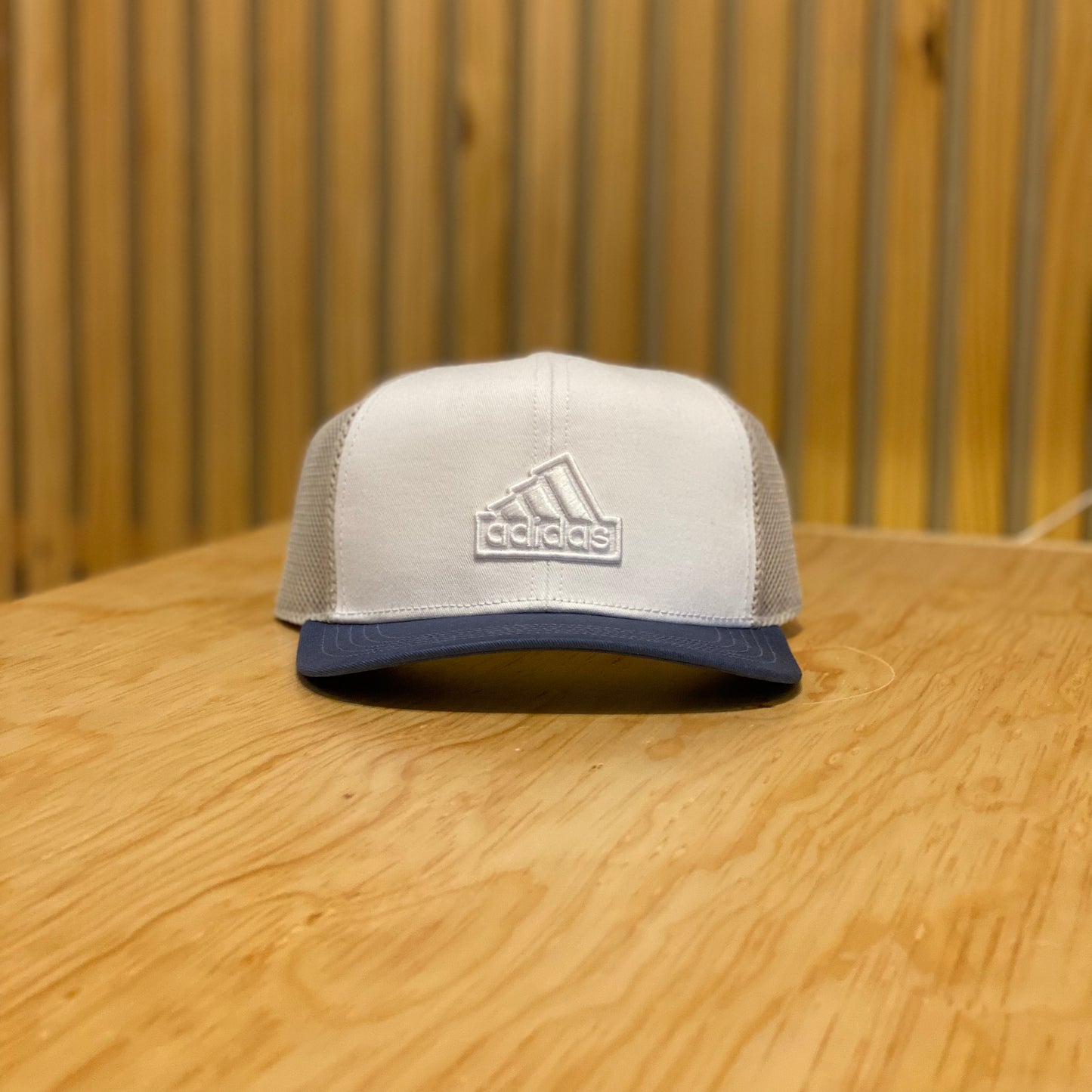 Gorra Adidas Snap Trucker IT7817 Blanco Azul Beige