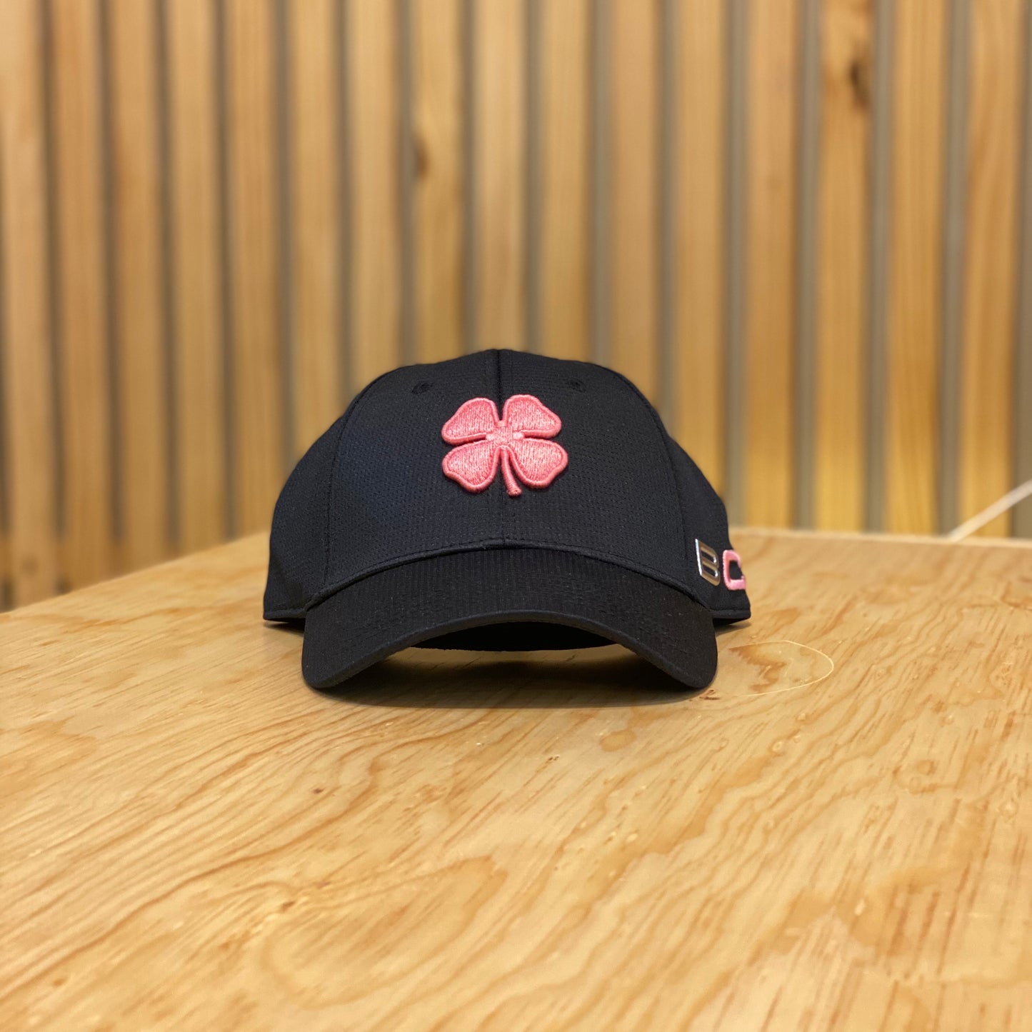 Gorra Black Clover Iron X Rose Negro Rosa