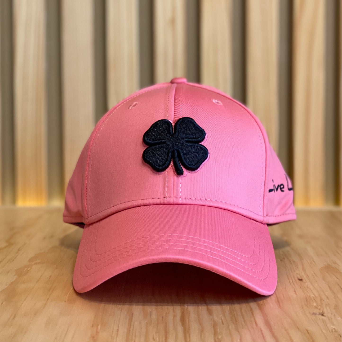 Gorra Black Clover Premium 113 Rosa Negro