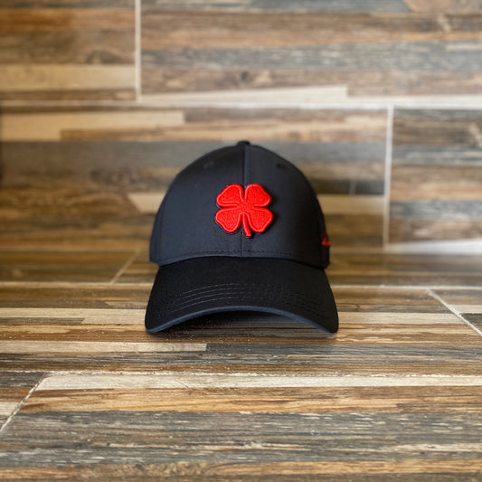 Gorra Black Clover Premium Clover 24 Negro Rojo