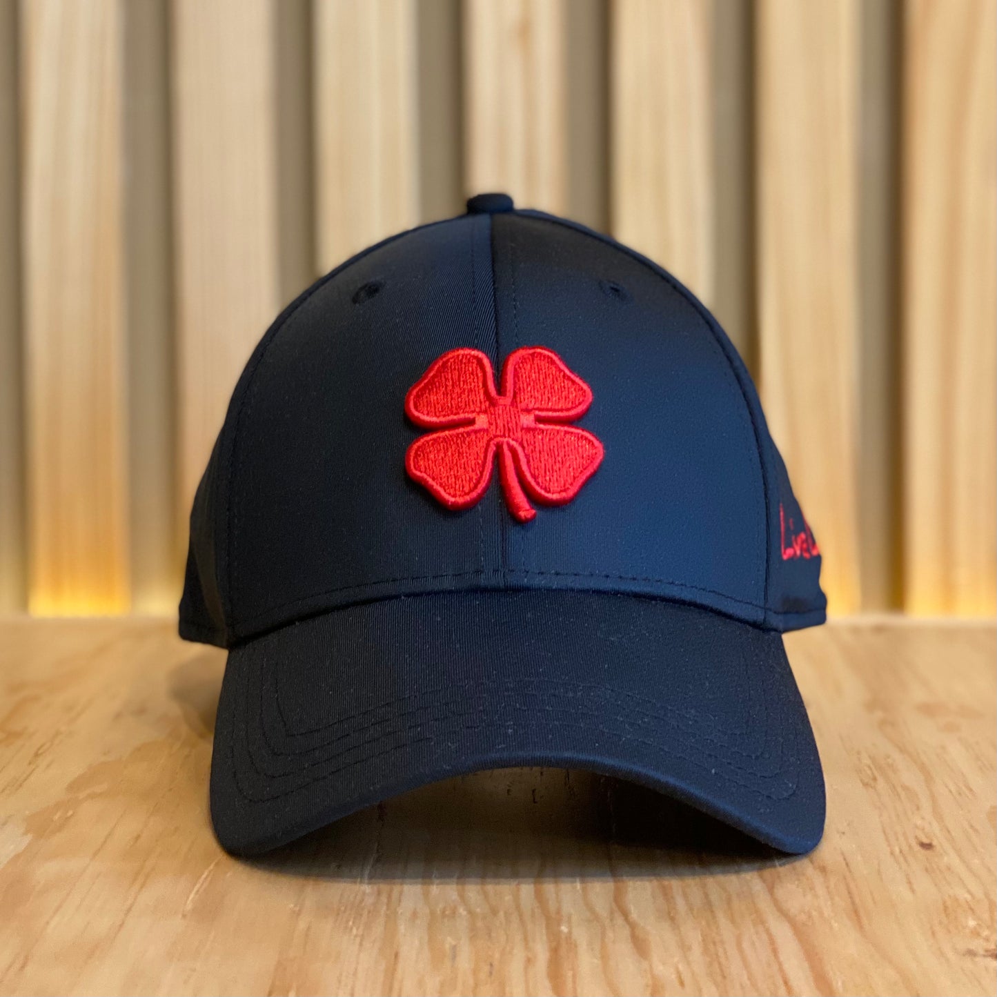 Gorra Black Clover Premium Clover 24 Negro Rojo Ajustable Unitalla