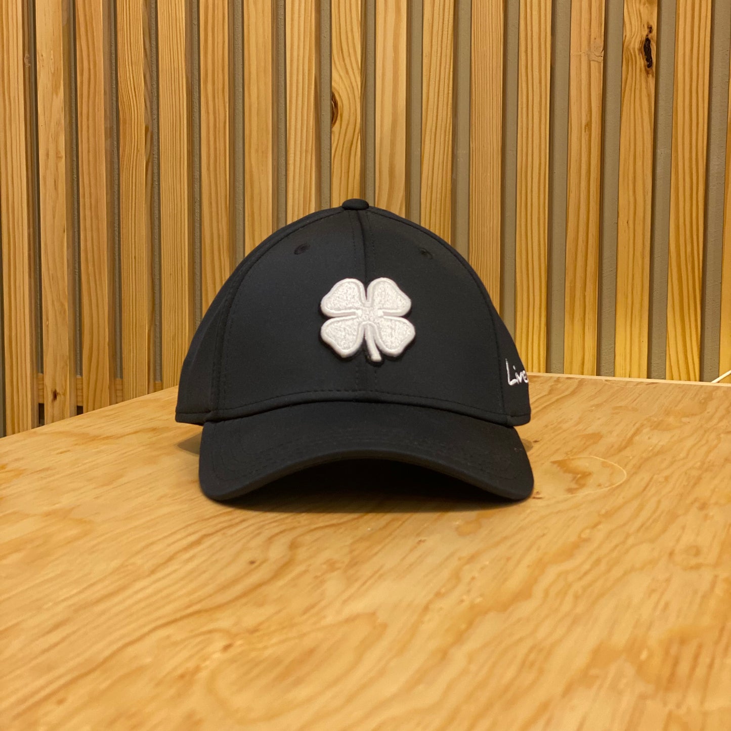 Gorra Black Clover Premium Clover 41 Negro blanco