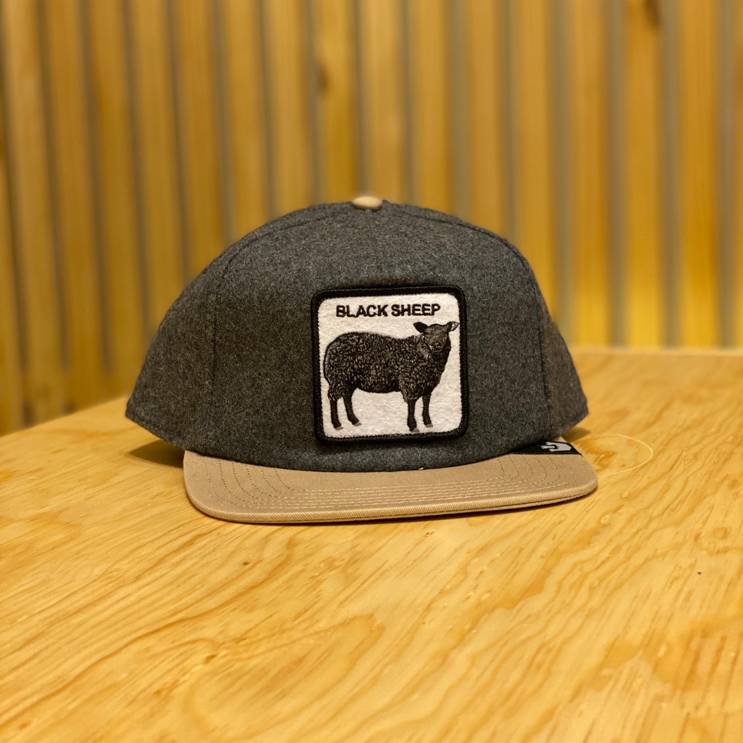 Gorra Goorin Bros Black sheep Gris Cafe Plana