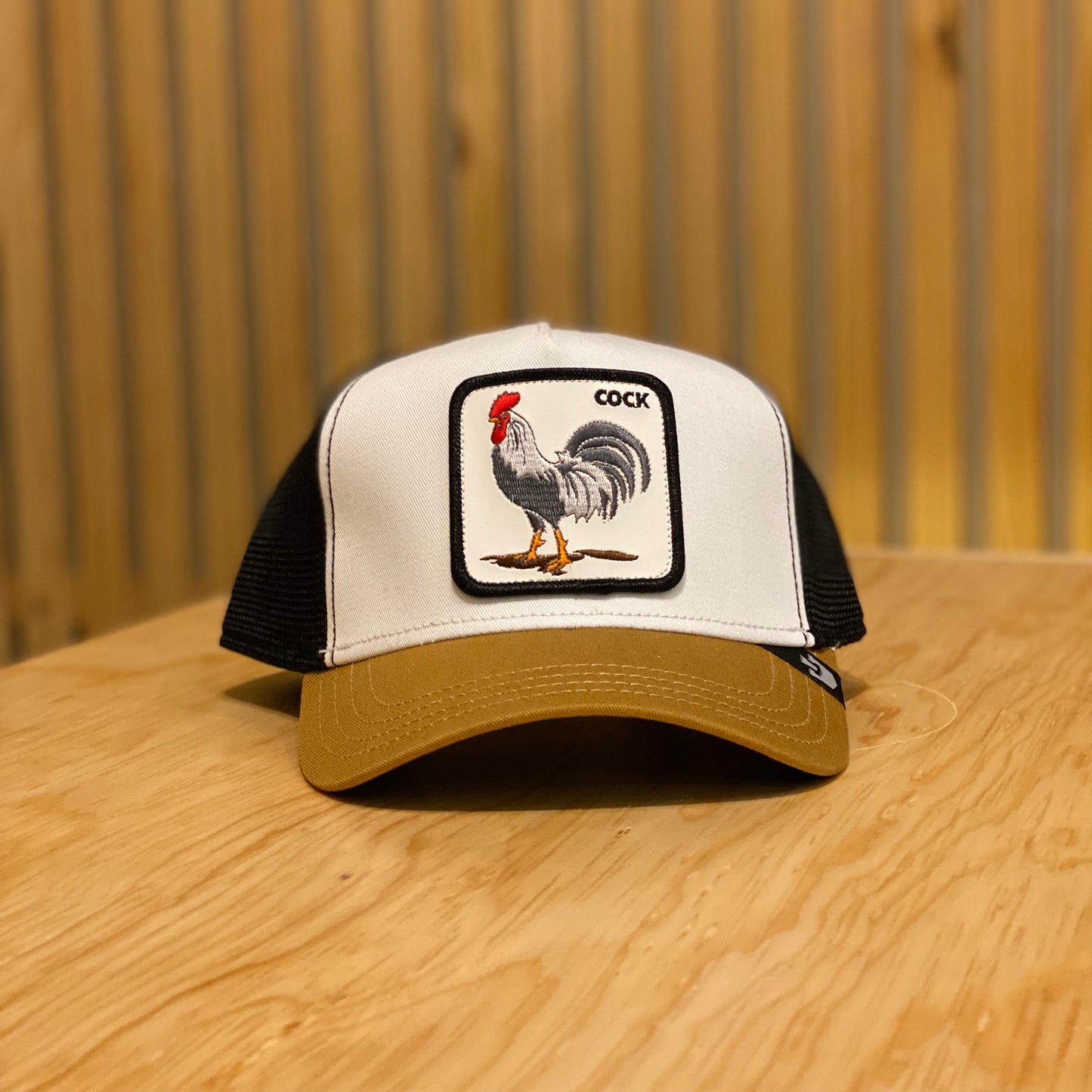 Gorra Goorin Bros Cock Blanco Negro Amarillo