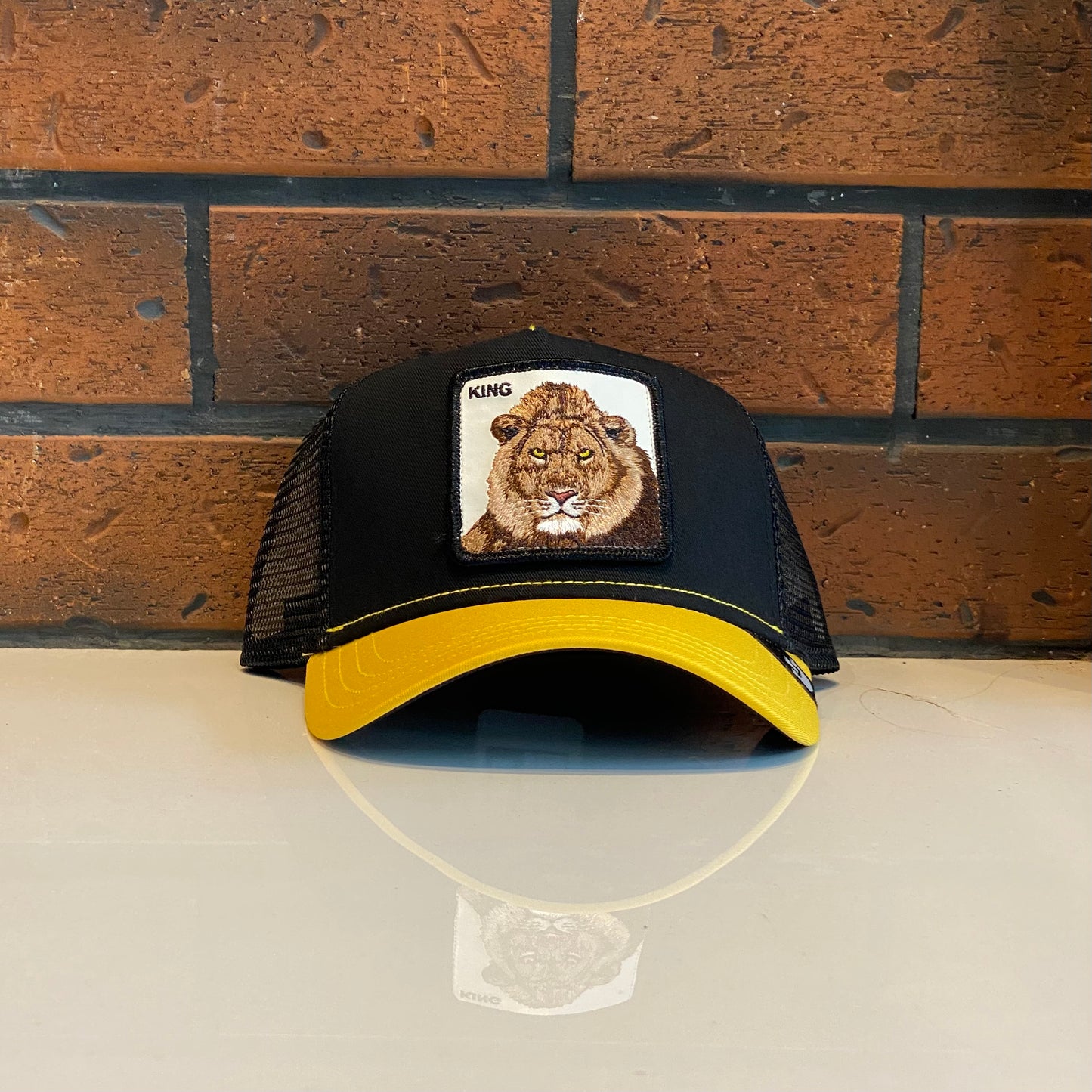 Gorra Goorin Bros Lone King Negro Amarillo