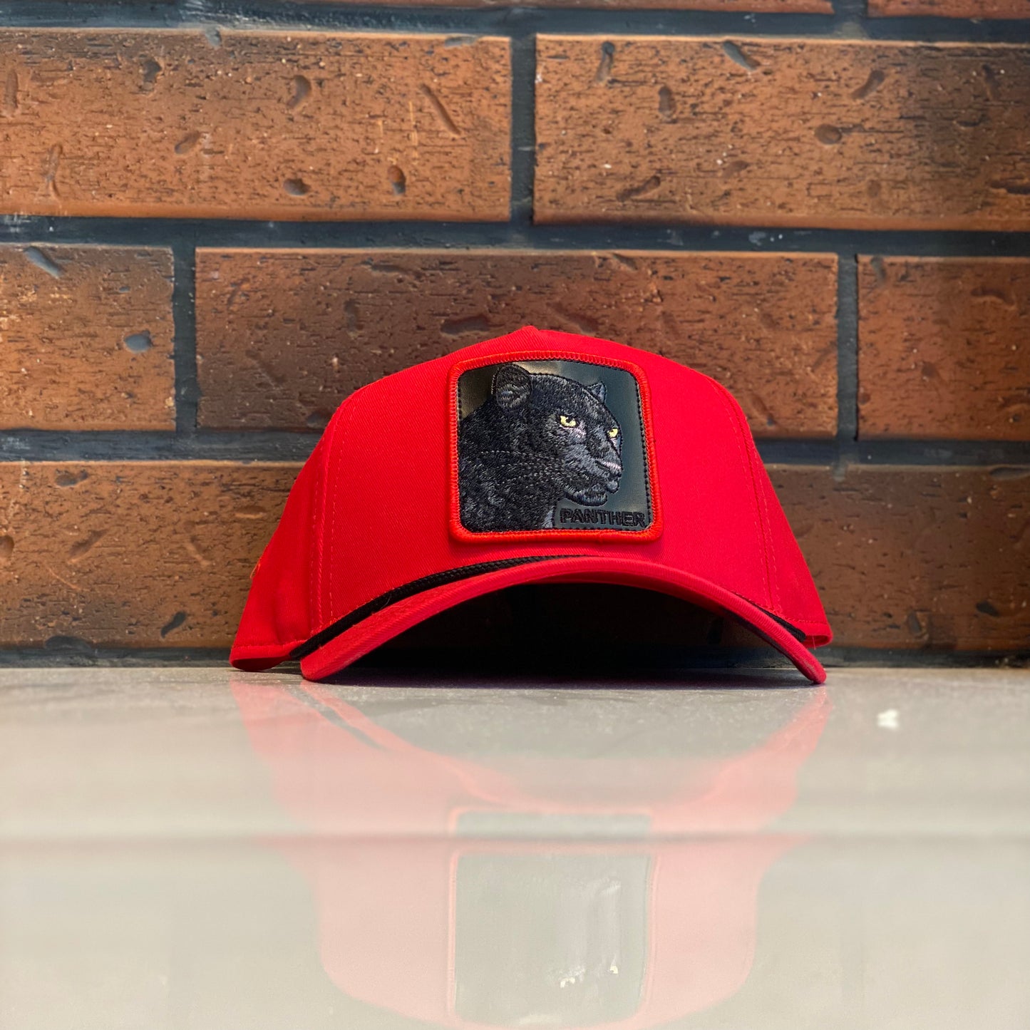 Gorra Goorin Bros Panther Rojo Negro liston