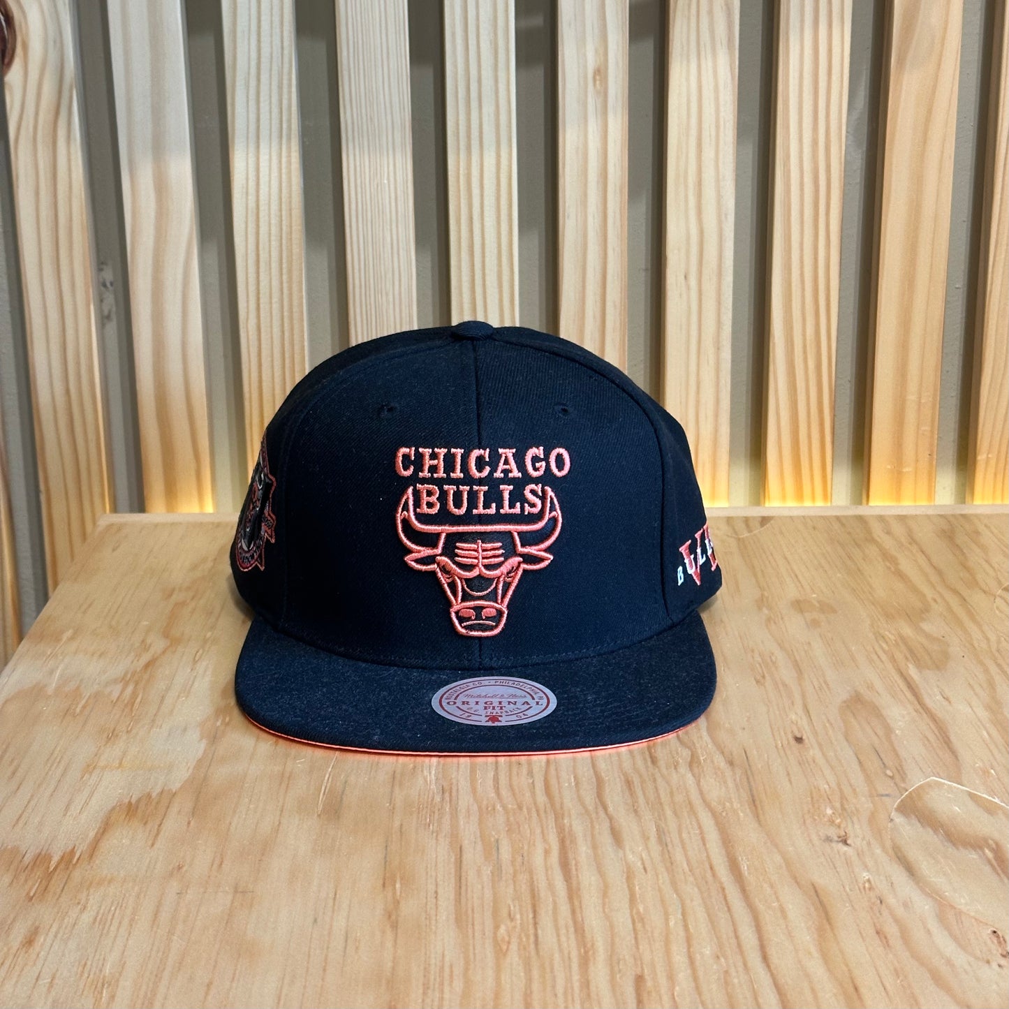 Gorra Michell and Ness Snapback bulls Sh22182 negro Naranja Ajustable
