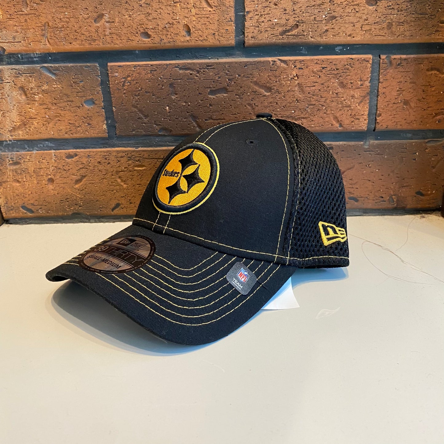 Gorra New Era 3930 Team neo S/M 60328365 Negro amarillo