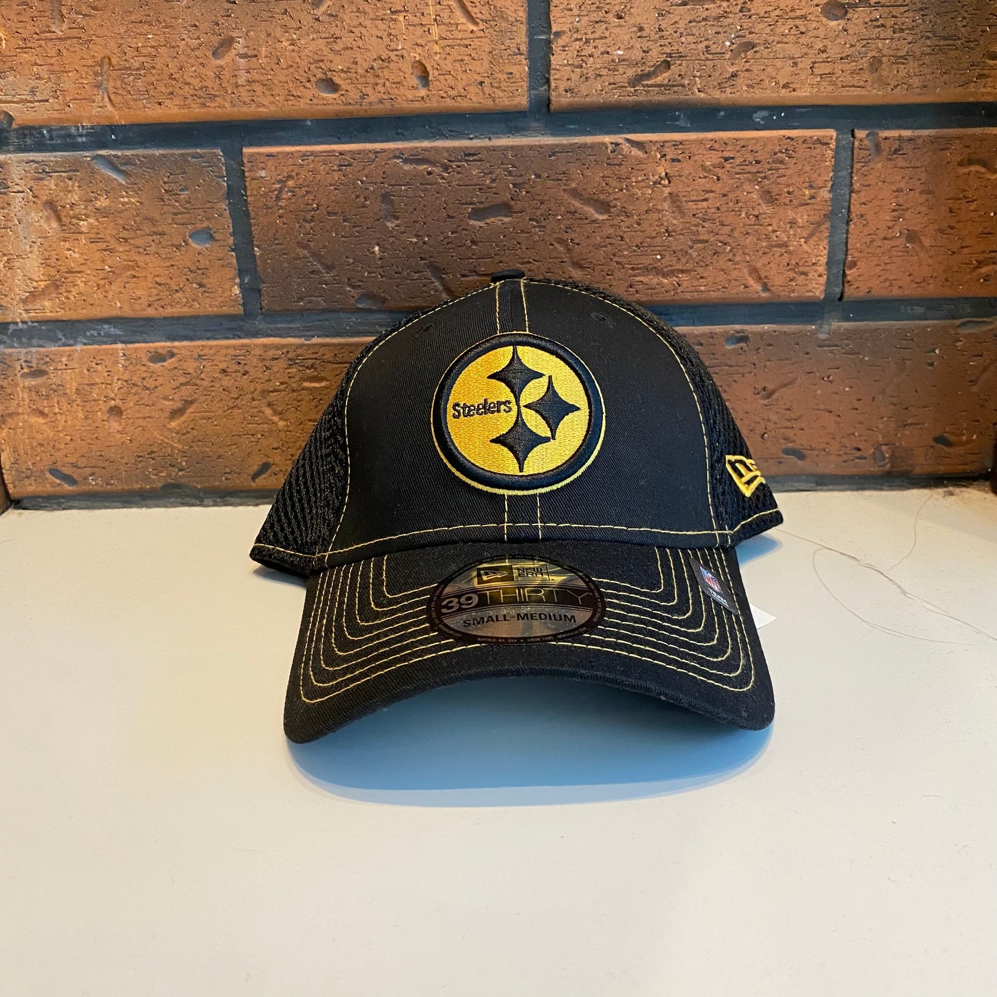 Gorra New Era 3930 Team neo S/M 60328365 Negro amarillo