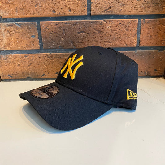 Gorra New Era League essential 9f 60284859 Negro amarillo