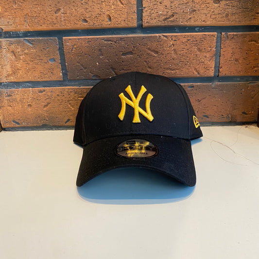 Gorra New Era League essential 9f 60284859 Negro amarillo