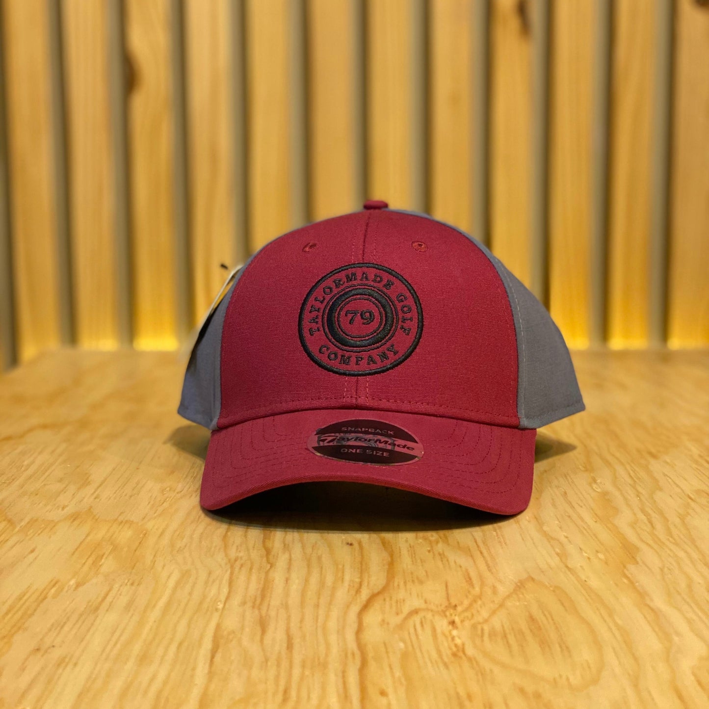 Gorra Taylor Made TM20 LSLow Crown Snap Back Rojo Gris N7762401 Unitalla Golf