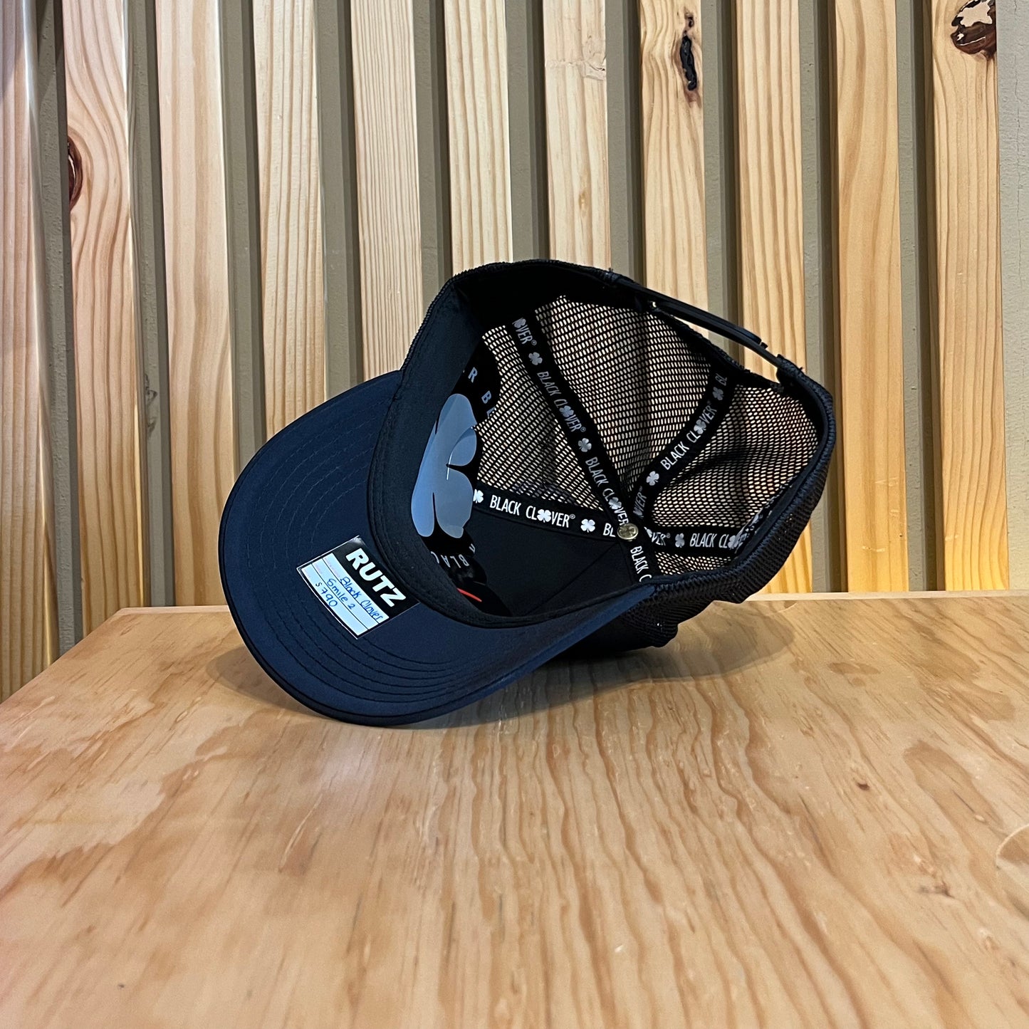 Gorra Black Clover Smile 2 Negro Ajustable Unitalla Joven