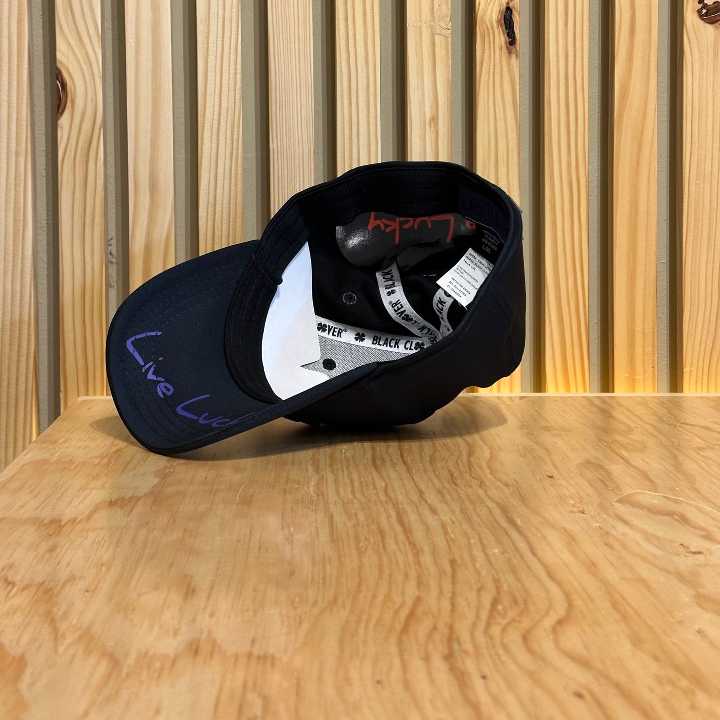 Gorra Black Clover Premium Clover 104 Negro Morado